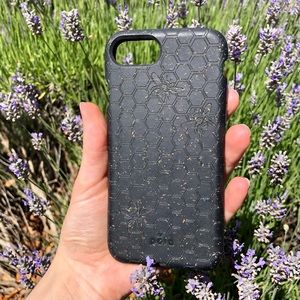 Black Honeybee Pela Case — iPhone 7+8